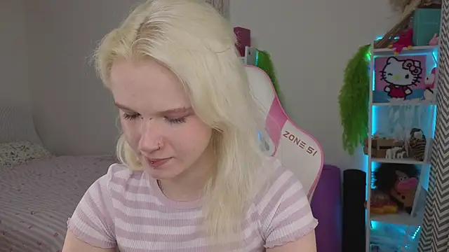 Mia WaterFall online show from April 21, 2026, 3:35 am