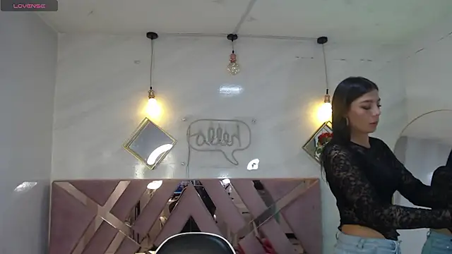 Melisa v online show from March 13, 2026, 8:15 pm