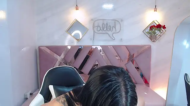 Melisa v online show from April 18, 2026, 8:42 pm