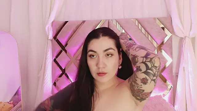 KathiaJenner online show from April 18, 2026, 4:22 pm