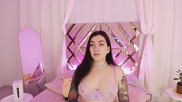 KathiaJenner online show from April 22, 2026, 11:45 am