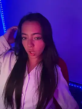 Snapshot of laraa_rous chatting on March 7, 2026, 1:24 am laraa rous online show from March 7, 2026, 1:24 am