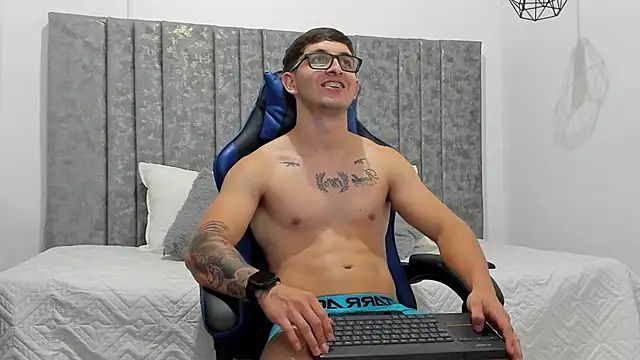 Calvin Hunter online show from February 7, 2026, 3:10 am