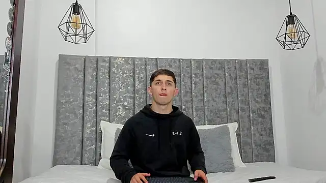 Calvin Hunter online show from February 11, 2026, 3:55 am