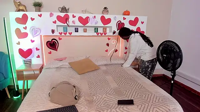 naomi campell online show from February 14, 2026, 11:29 am