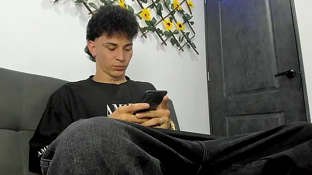 Maxxx bigcockx online show from February 28, 2026, 12:22 am