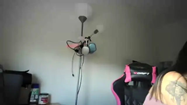 Yulian Milf online show from March 8, 2026, 3:27 pm