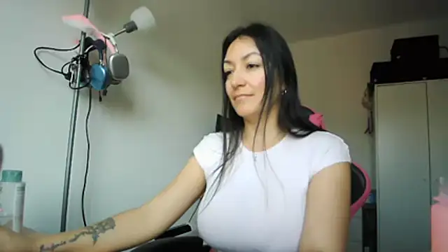 Yulian Milf online show from March 13, 2026, 10:55 am