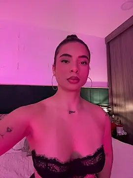 Snapshot of IrinaBlanc chatting on July 20, 2026, 10:34 pm IrinaBlanc online show from July 20, 2026, 10:34 pm