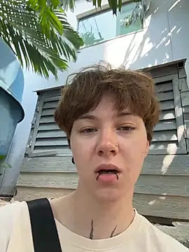 IceMur online show from April 15, 2026, 2:40 am