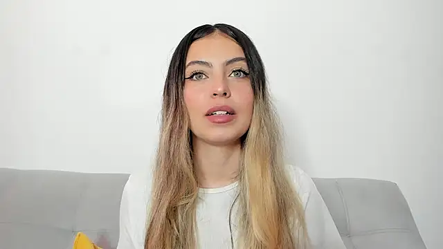 Fernanda aaaa online show from May 12, 2026, 3:20 pm