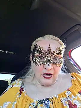 MaskedQueen77 online show from May 25, 2026, 11:16 am