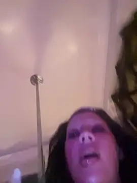 luxxlola online show from May 30, 2026, 3:25 am