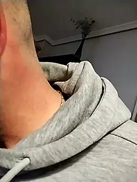 solsit1990 online show from April 5, 2026, 12:08 am