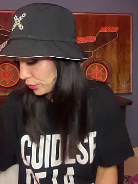 MamiSoft420 online show from April 26, 2026, 8:12 am