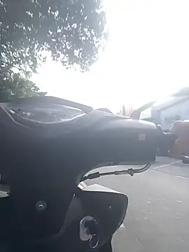 JuliaaVega online show from April 23, 2026, 12:40 pm