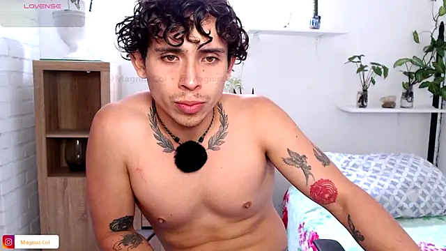 Magnuz Col online show from April 19, 2026, 5:23 pm