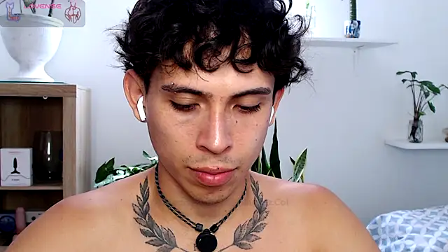 Magnuz Col online show from April 24, 2026, 3:36 pm