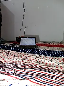 Zara  Flor online show from February 13, 2026, 12:23 pm