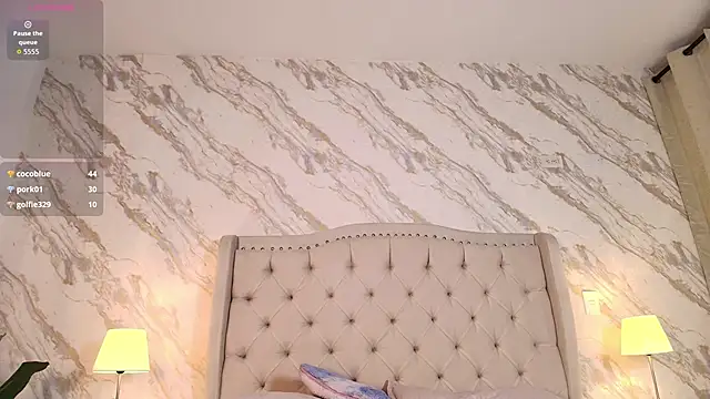 isabella rossee  online show from April 21, 2026, 7:50 pm