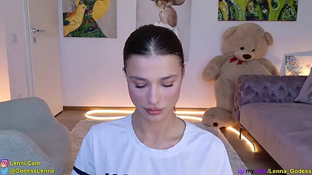 Lenna Godess online show from February 12, 2025, 7:13 am