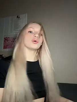 DayaFoxy online show from April 10, 2026, 1:05 pm