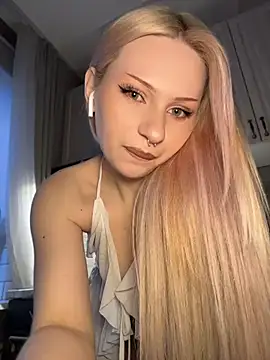 Snapshot of DayaFoxy chatting on April 27, 2026, 1:20 pm DayaFoxy online show from April 27, 2026, 1:20 pm