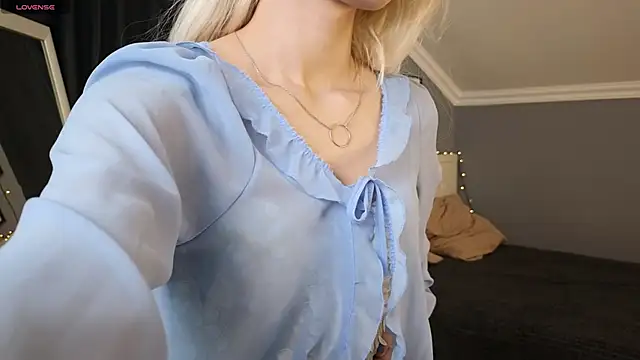 Naomi Demio online show from April 1, 2026, 1:41 pm