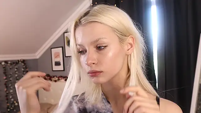 Snapshot of Naomi_Demio chatting on May 21, 2026, 10:44 am Naomi Demio online show from May 21, 2026, 10:44 am