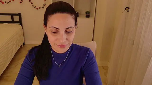 LovelyBeatrice online show from April 19, 2026, 6:10 pm