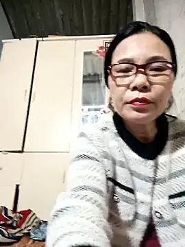 Snapshot of Nuna_689 chatting on March 3, 2026, 1:28 pm Nuna 689 online show from March 3, 2026, 1:28 pm