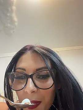 Snapshot of HiddendesireXO01 chatting on July 6, 2026, 7:16 pm HiddendesireXO01 online show from July 6, 2026, 7:16 pm