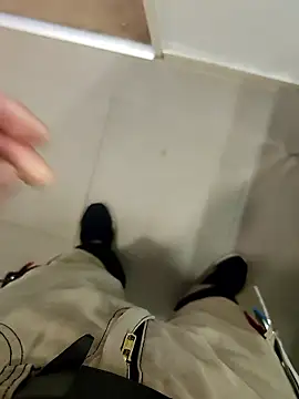 Snapshot of Halunja chatting on January 19, 2026, 10:08 am Halunja online show from January 19, 2026, 10:08 am