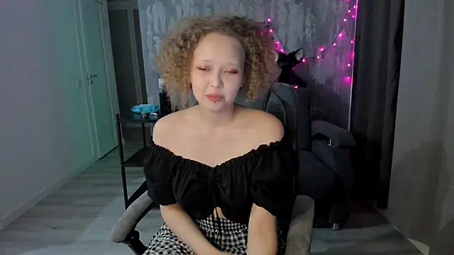 Snapshot of Senya_Sol chatting on July 7, 2026, 9:30 pm Senya Sol online show from July 7, 2026, 9:30 pm