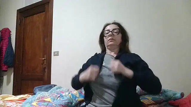 Snapshot of Miasexmilf chatting on May 16, 2026, 12:07 am Miasexmilf online show from May 16, 2026, 12:07 am