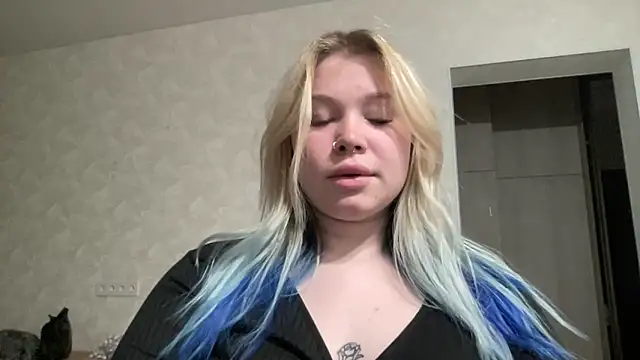 Lulu Di online show from March 2, 2026, 8:37 pm