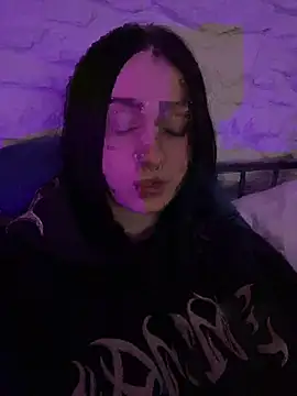 bellaxlauren online show from February 3, 2026, 11:54 pm