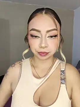 BellaDonna 16 online show from April 20, 2026, 10:33 pm