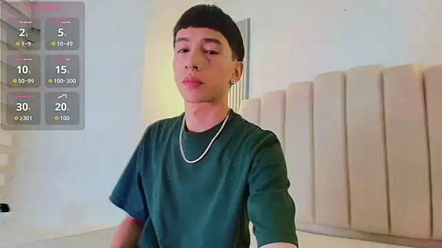 lian cameron online show from April 21, 2026, 3:46 am