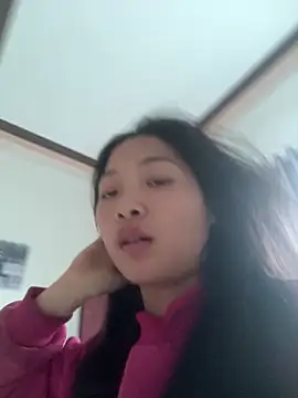 Lyn-be99 online show from February 3, 2026, 6:22 am