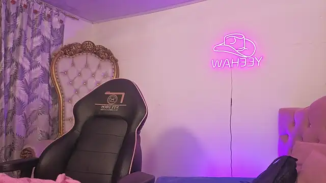 SABRIINA TAY online show from April 21, 2026, 3:13 am