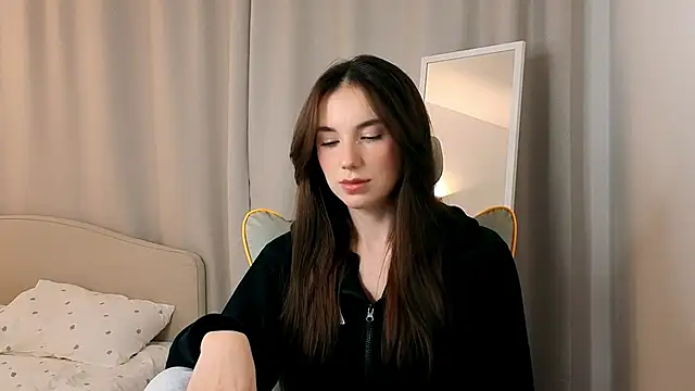 ssandralovin online show from February 16, 2026, 7:54 pm