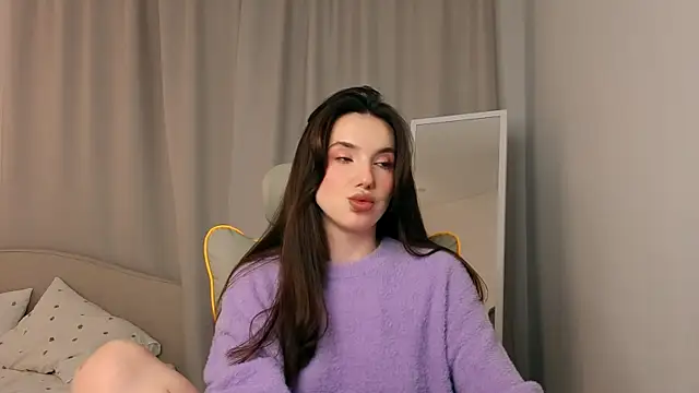 ssandralovin online show from April 19, 2026, 8:11 pm