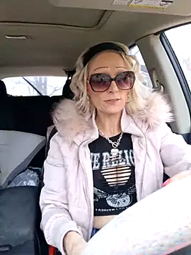 BeautifulFire23 online show from April 7, 2026, 2:50 pm