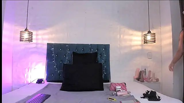 Snapshot of samantha_foxyy chatting on June 18, 2026, 11:36 am samantha foxyy online show from June 18, 2026, 11:36 am