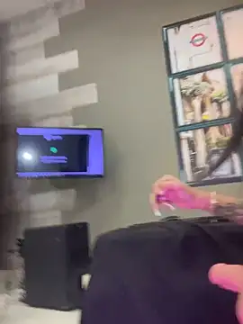 emmagirl0 online show from April 20, 2026, 7:04 pm