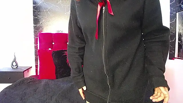 AbrilVega 29 online show from February 4, 2026, 8:14 pm