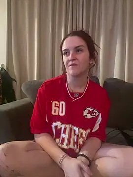 PoppySlut6999 online show from February 15, 2026, 9:33 pm