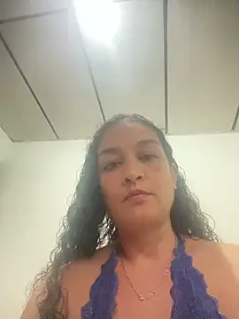 Rosalinda 77 online show from May 18, 2026, 9:42 pm