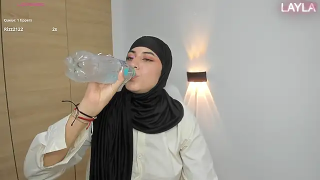 Snapshot of LAY_LA_ chatting on June 16, 2026, 9:28 pm LAY LA online show from June 16, 2026, 9:28 pm